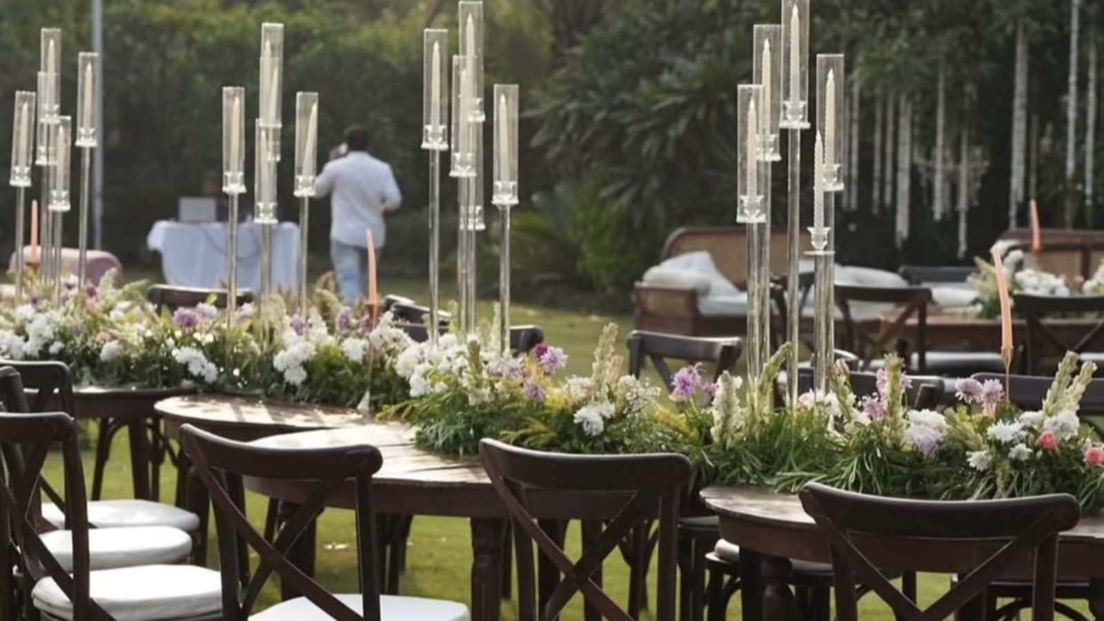 Banquet tables